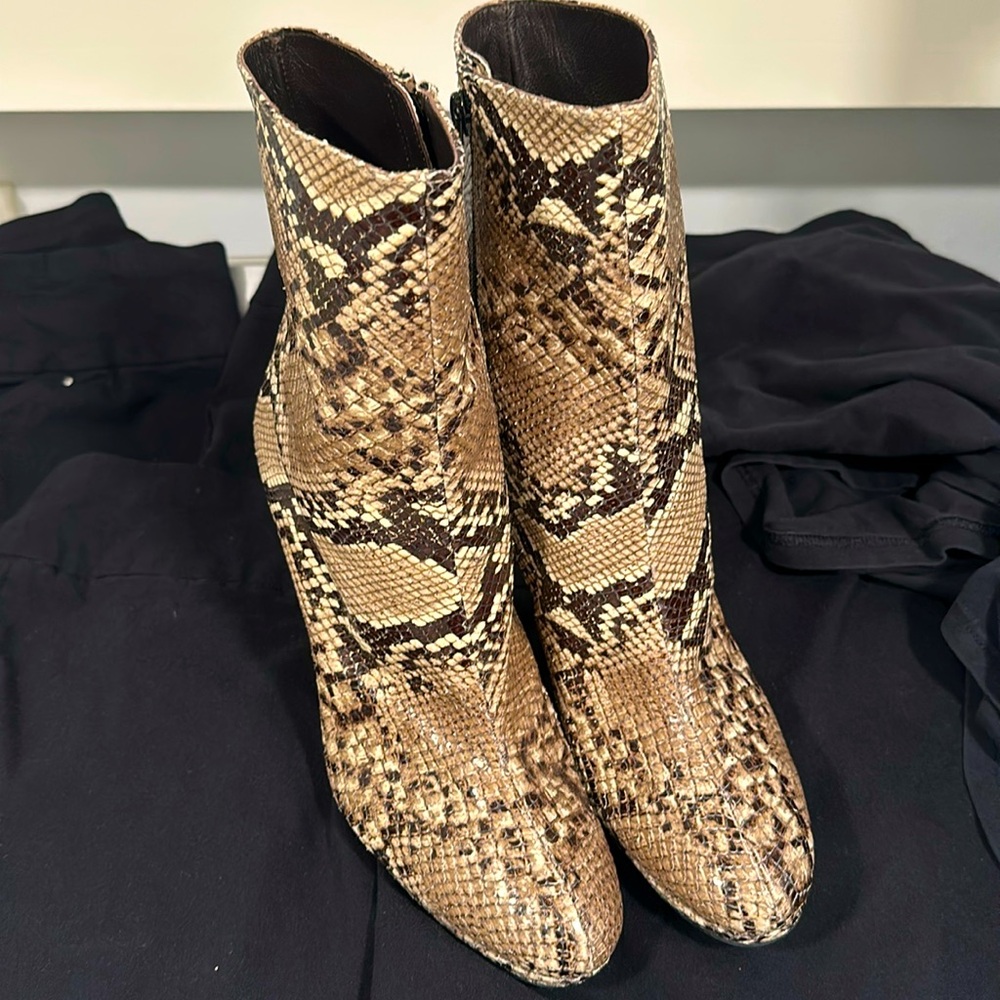 Stuart weitzman boots